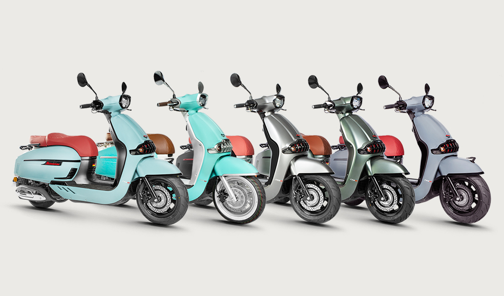 About Us - VICTORIA MOTORRAD_2022-2023